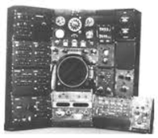 Creacion de la primera computadora transistorizada