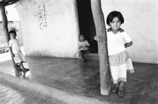 Se dió inicio "Programas Compensatorios", conocido como PARE-I (programa para Abatir el Rezago Educativo)