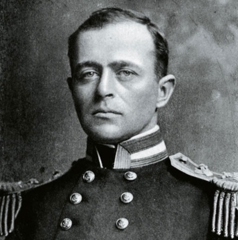 Robert Falcon Scott leads the first expedition to the South