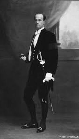 Sir Douglas Mawson is knighted