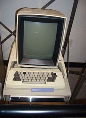 Se introduce "Xerox Alto"