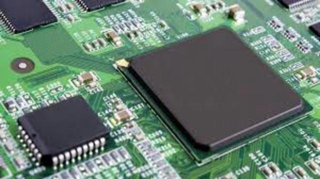 Jack Kilby and Robert Noyce create the first chip.