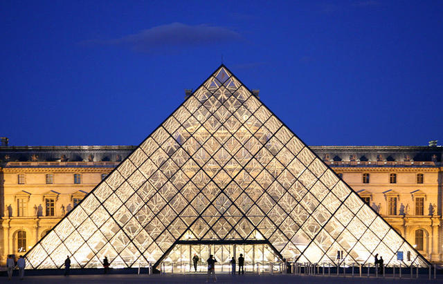 I.M. Pei completes his addition to the Louvre