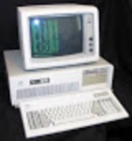 la primera computadora de escritoria