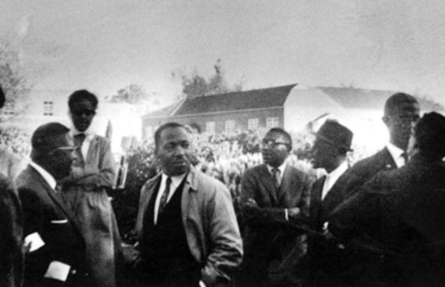 MLK visits Chicago to help with unrest