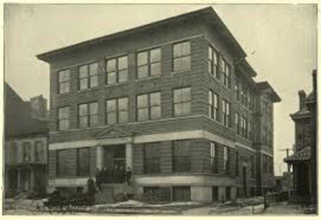 Worcester, Mass opens first special school for gifted children.