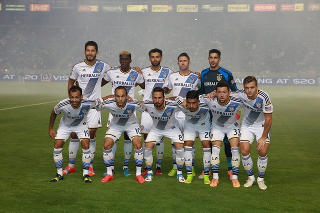 Se legalizó el profesionalismo en el fútbol