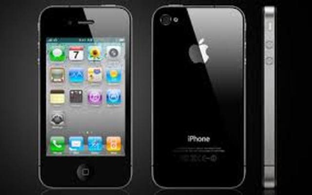 IPhone 4S is released