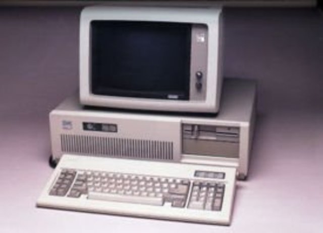Compaq brings the Deskpro 386 to market