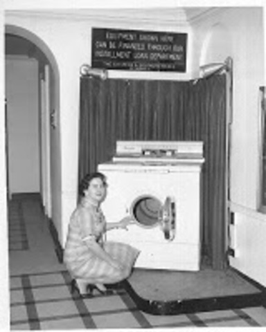 Washing Machine to Wash, Rinse, and Extract Water