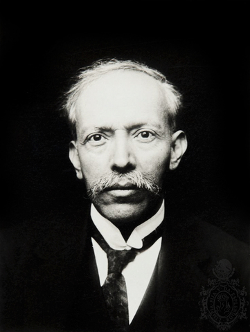 Elaboración del Primer Plan de Estudios en Psicología