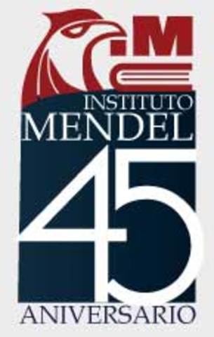 Entrada a la preparatoria del Mendel.