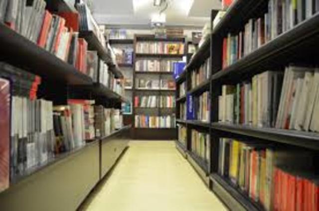 INICIO  DE CARRERA DE BIBLIOTECOLOGIA EN UNIVERSIDADES 1973