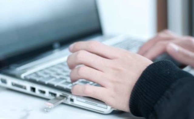 Introducción de las tecnologías audiovisuales a la enseñanza por correspondencia