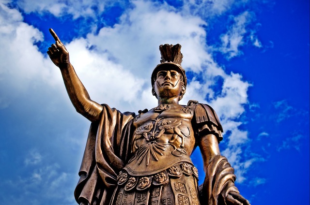 275 a. C.\\  Pirro domina toda Sicilia,