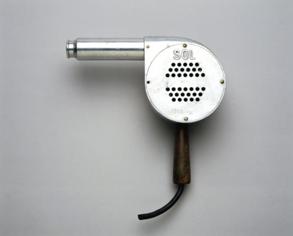 Handheld dryer