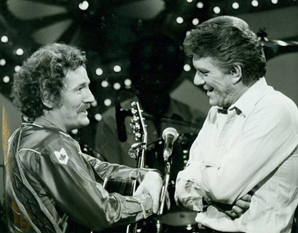 CTV organizes a telethon to raise money for Cancer Research in support of Fox