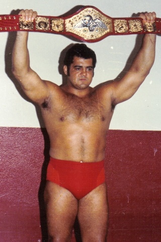 El puertoriqueño Pedro Morales logró ser campeón de la WWWF y campeón en parejas e intercontinental.