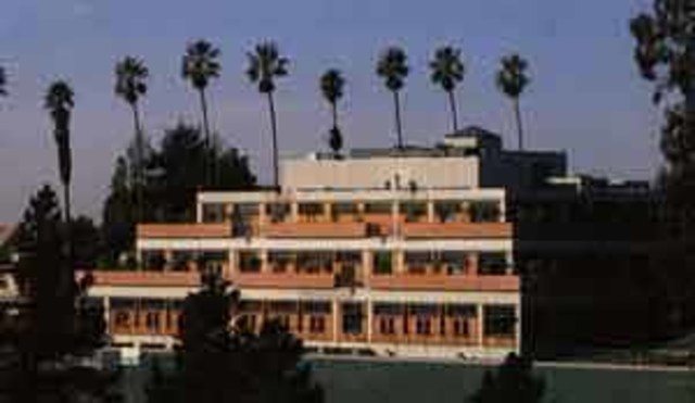 Flora Lamson Hewlett Library