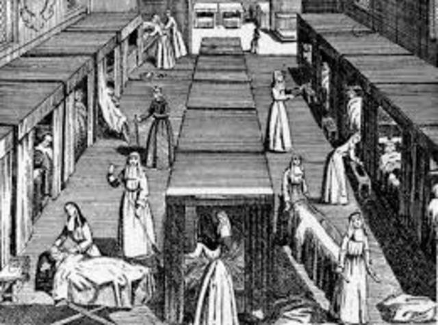 Large hostpitals started training and licensing doctors and pharmacists.