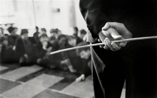 Captain Hardcastle: the cane again