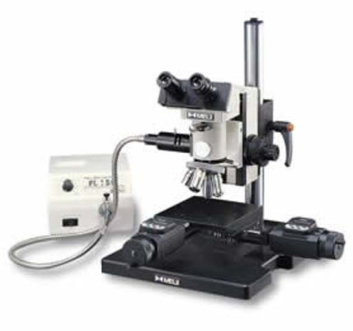 Robert Hoke invented the reflective microscope