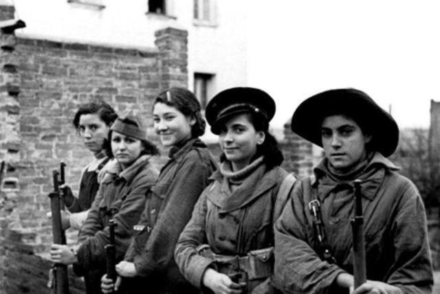 Mujeres por primera vez a la guerra