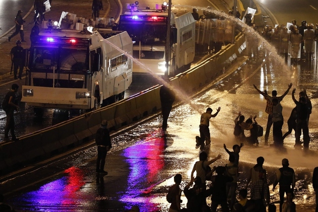 PROTESTAS ESTUDIANTILES por la INSEGURIDAD. La protesta en Táchira, la represión de las protestas, estudiantes detenidos y trasladados a Coro, otras universidades se suman en todo el territorio nacional.