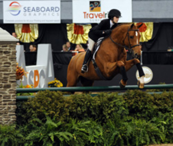 Zazou Hoffman wins Maclay Finals