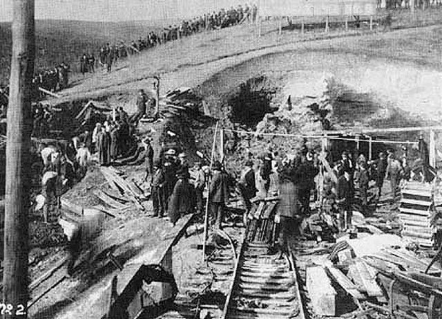 Coal mine explodes in Monongah, West Virginia killing at least 361