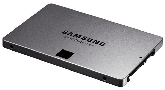 SSD (solid-state drive)