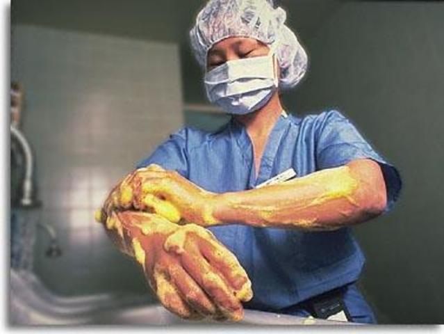 Ignaz Semmelweis shows improtance of hand washing