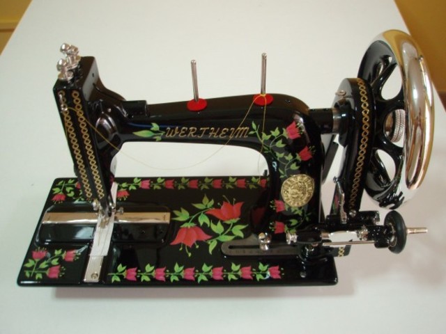 el invento de la maquina de coser