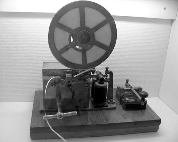 Primer tramo de la línea telegráfica