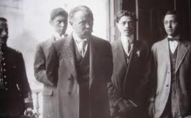 Victoriano Huerta traiciona a Madero