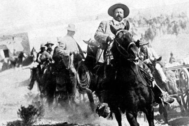 La División del Norte de Francisco Villa toma la ciudad de Torreón.