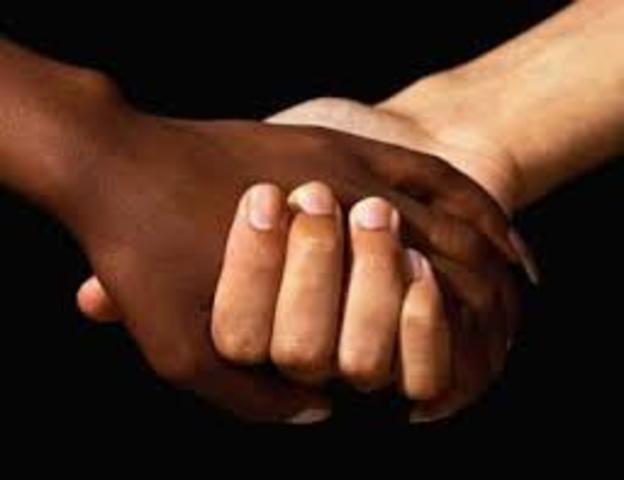 Entra en vigor la Convención relativa a la Lucha contra las Discriminaciones.