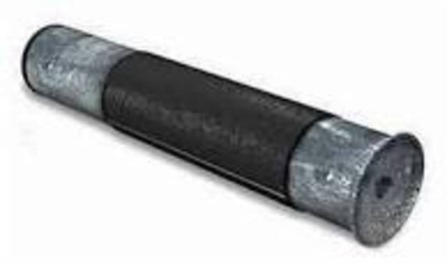 Dutch lens grinder Zacharius Jannssen invents the microscope