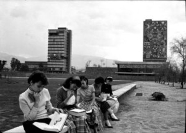 Se inauguran los primero cursos en CU