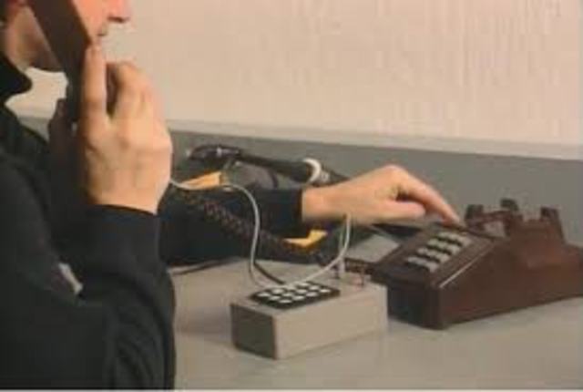 Steve and Woz build and illegally sell 'blue boxes' that allow to make phone calls for free