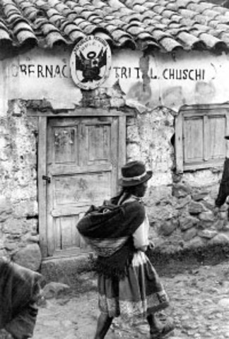 Integrantes de Sendero Luminoso queman 11 ánforas electorales en la localidad de Chuschi, Ayacucho