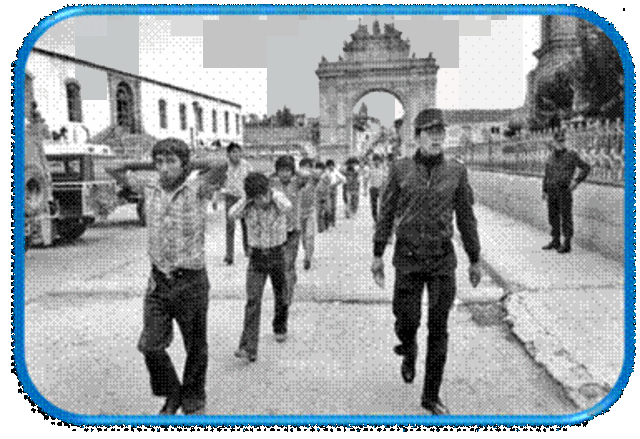 El gobierno decreta en “estado de emergencia” a cinco de las siete provincias de Ayacucho (Huamanga, Huanta, Cangallo, La Mar y Víctor Fajardo) y suspende por 60 días las garantías constitucionales relativas a la libertad y seguridad individuales