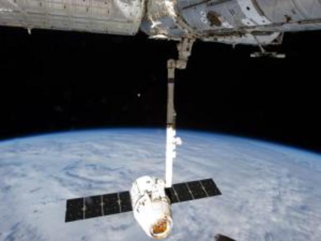 SpaceX arrives at space station