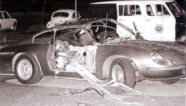 Explosão de duas bombas no Riocentro.