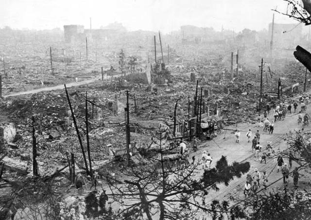 7.9 Earthquake Strikes Tokyo and Yokohama