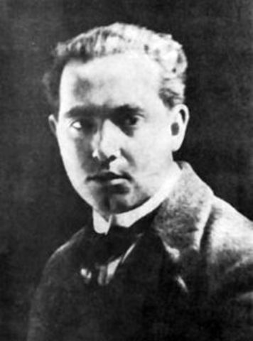 ESTUDIOS UNIVERSITARIOS