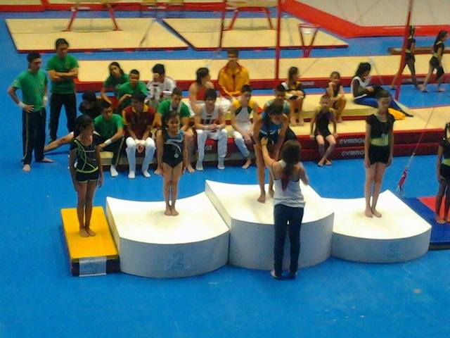 COMPETENCIA DE GIMNASIA