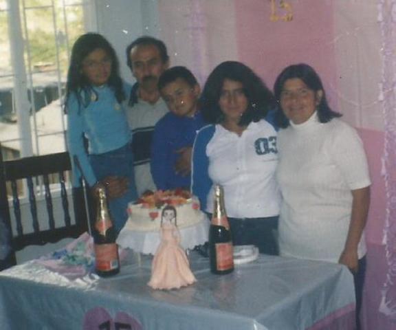 los 15 de mi hermana mayor