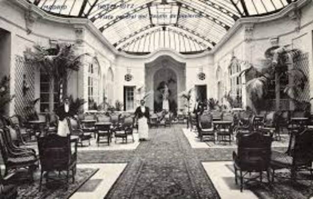 Se inagura el Hotel Ritz