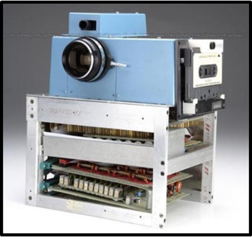 1975 la primera cámara fotografica digital